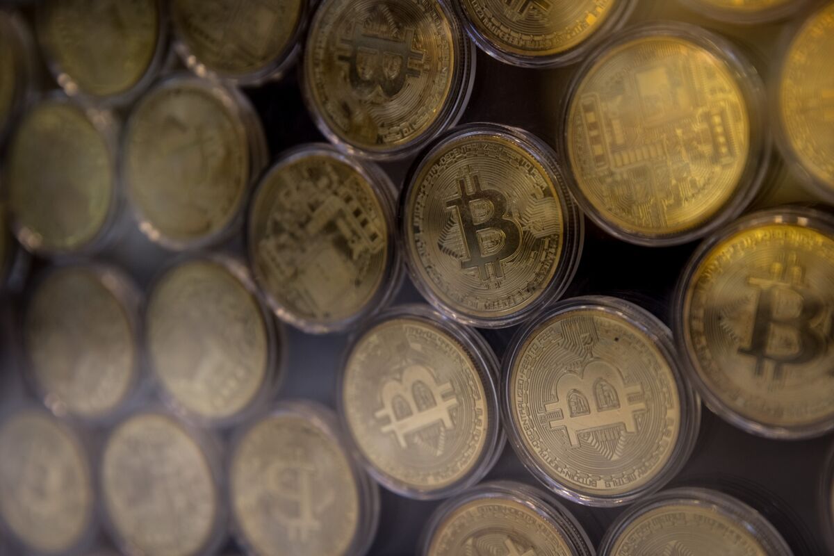 Fidelity Says Bitcoin Trumps Other Digital Assets - Barron's